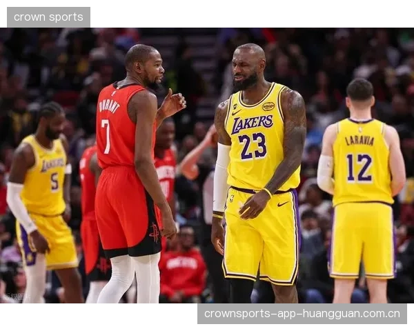 NBA火箭外线双开连追十分