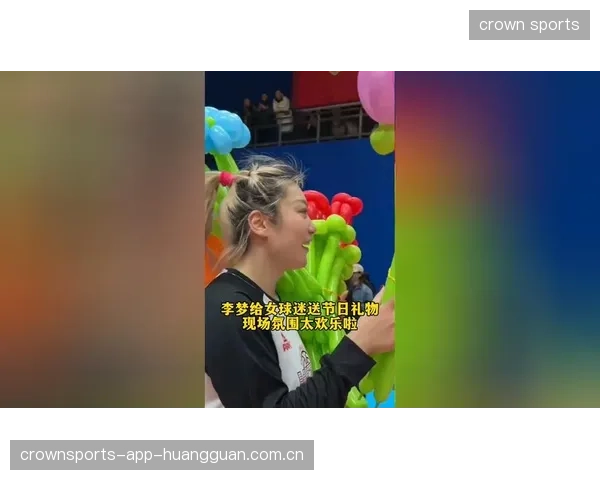 冰球球迷文化热潮席卷赛场引领激动人心的现场氛围